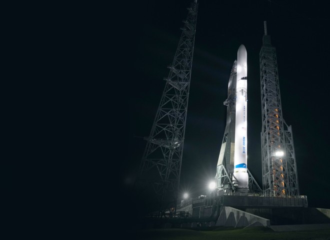 Foguete New Glenn completa voo de reutilização inédito e consolida avanço da Blue Origin