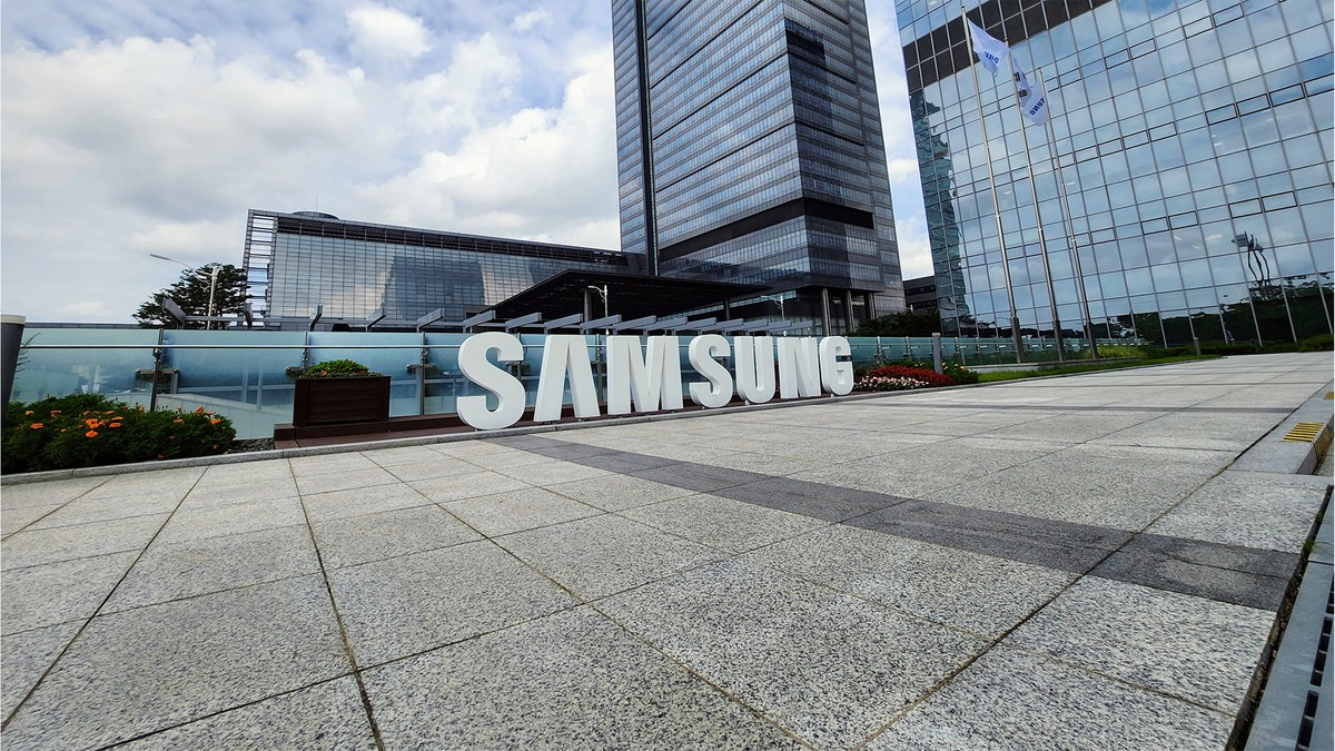 Samsung terceiriza produção de módulos DDR5 para focar em memórias HBM para IA