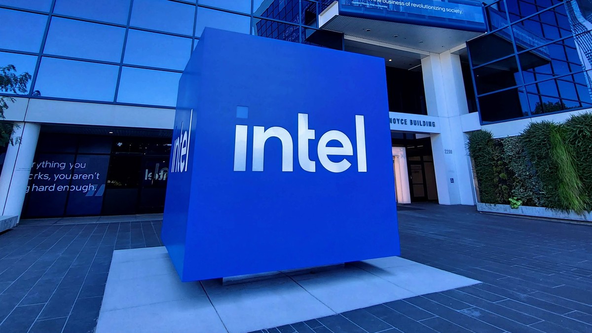 Patente da Intel insere MicroLEDs em chips com substrato de vidro para diagnóstico e mais