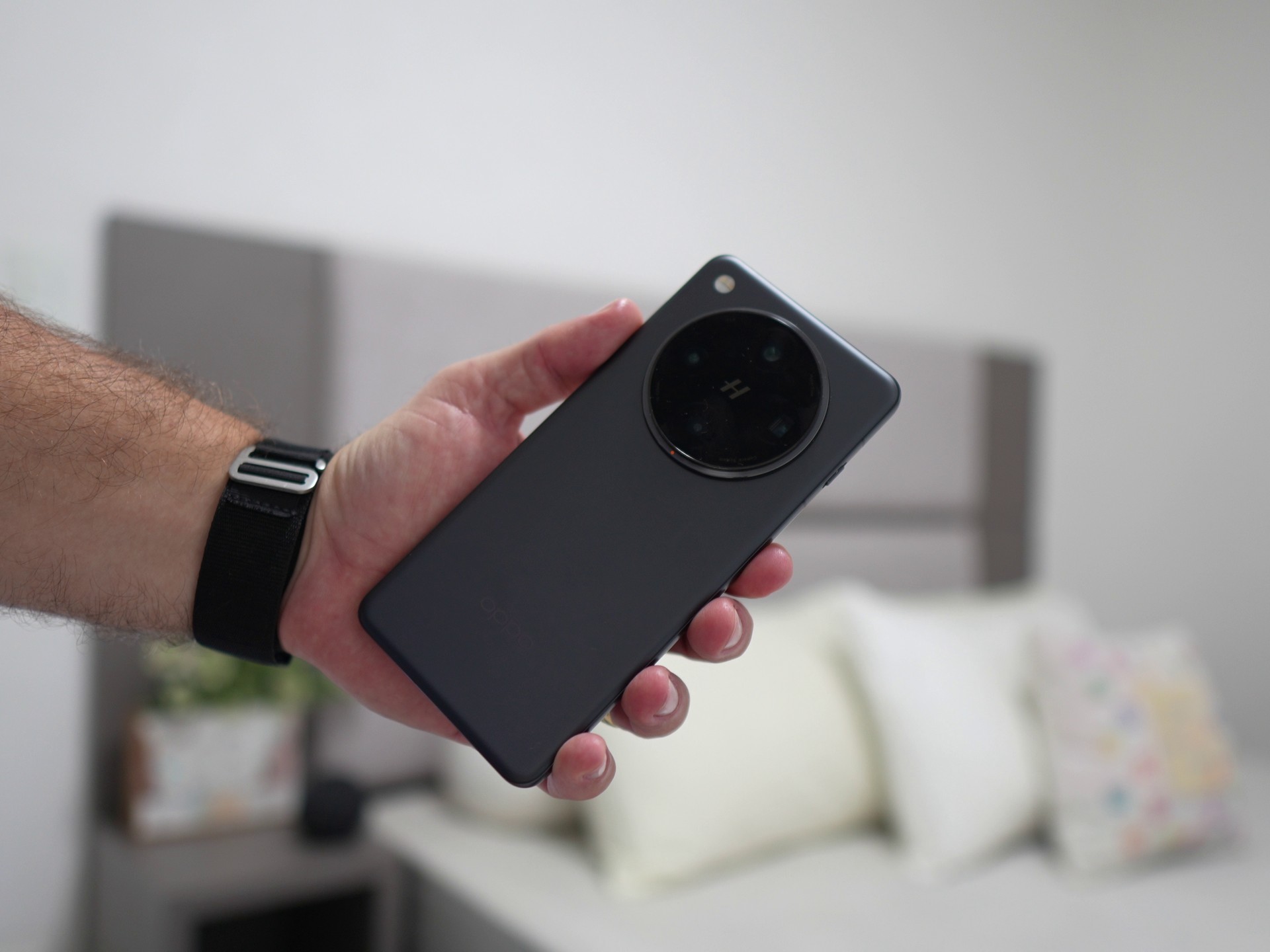 OPPO Find X8 Pro empata com iPhone 16 Pro Max em câmeras em teste