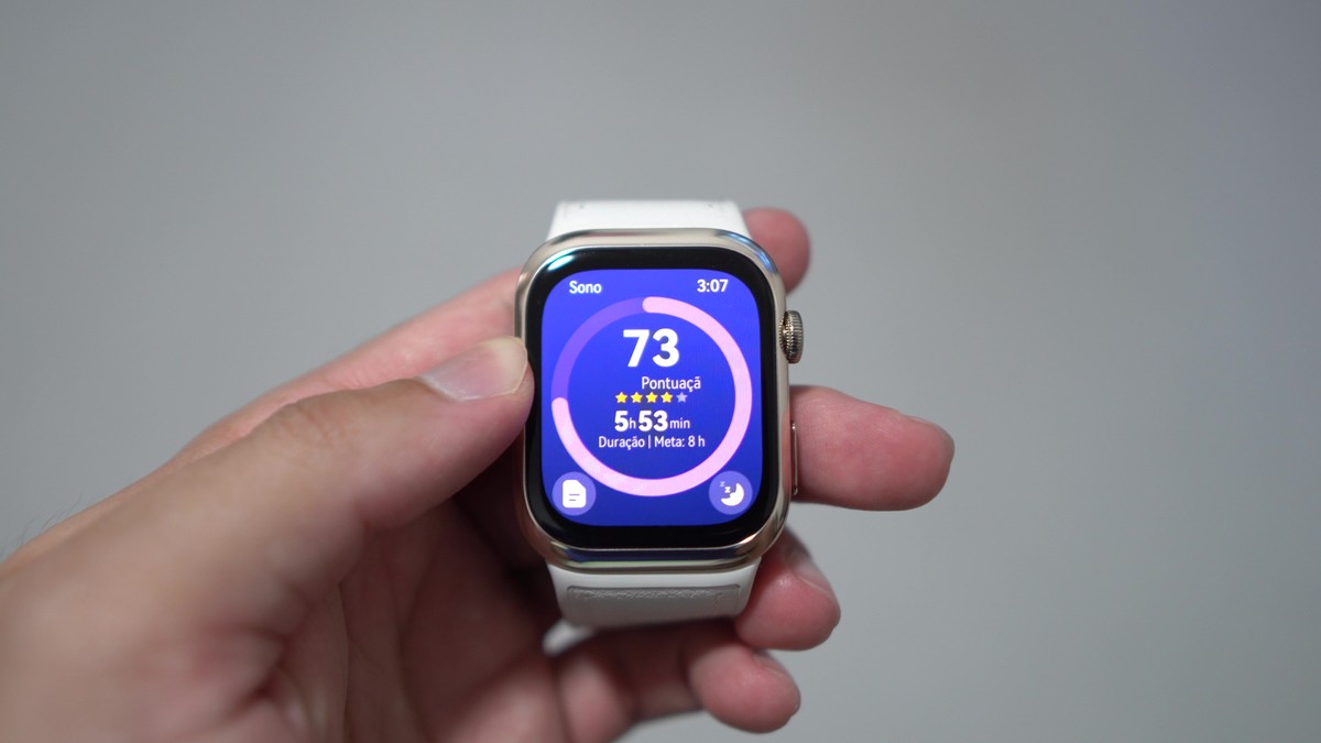 Huawei Watch D3 vaza com medidor de pressão e duas opções de cores