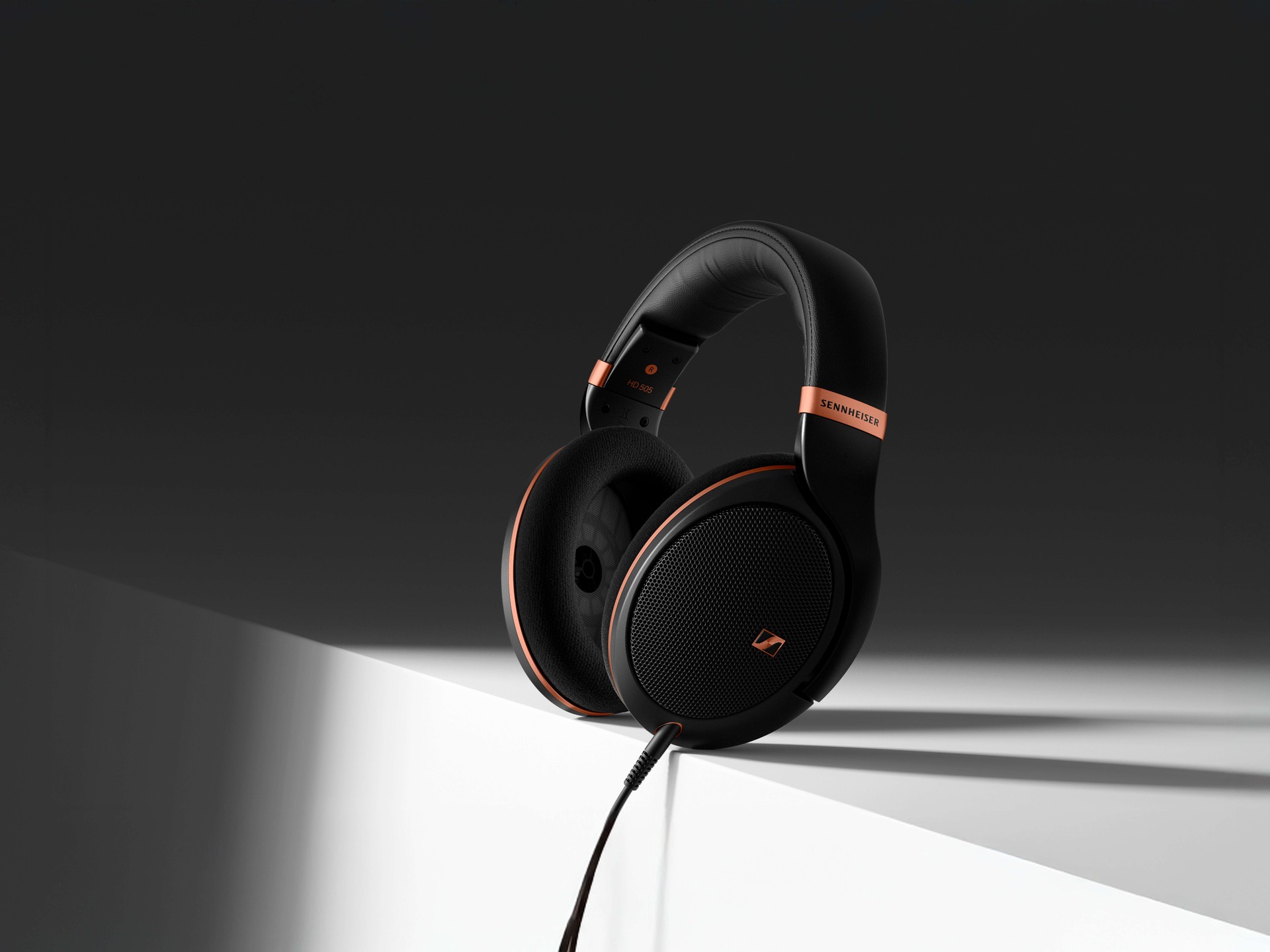 Sennheiser HD 505 é lançado com promessa de som premium a um preço