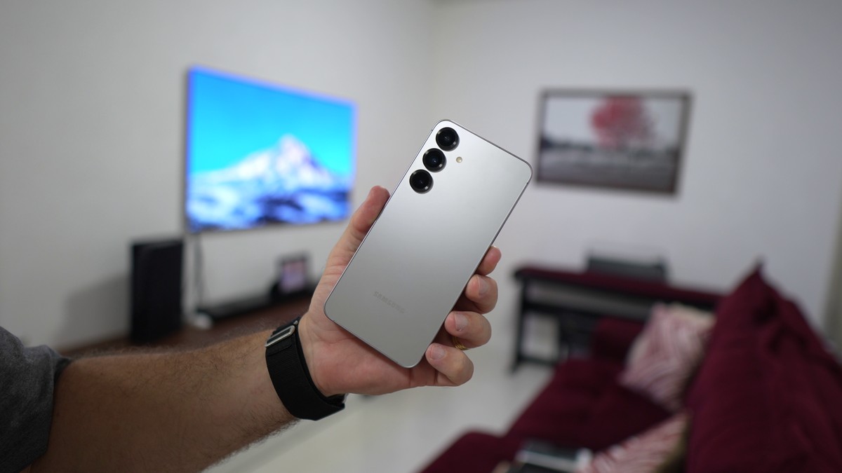 Linha Galaxy S25 recebe primeira atualização após chegada da One UI 9.0