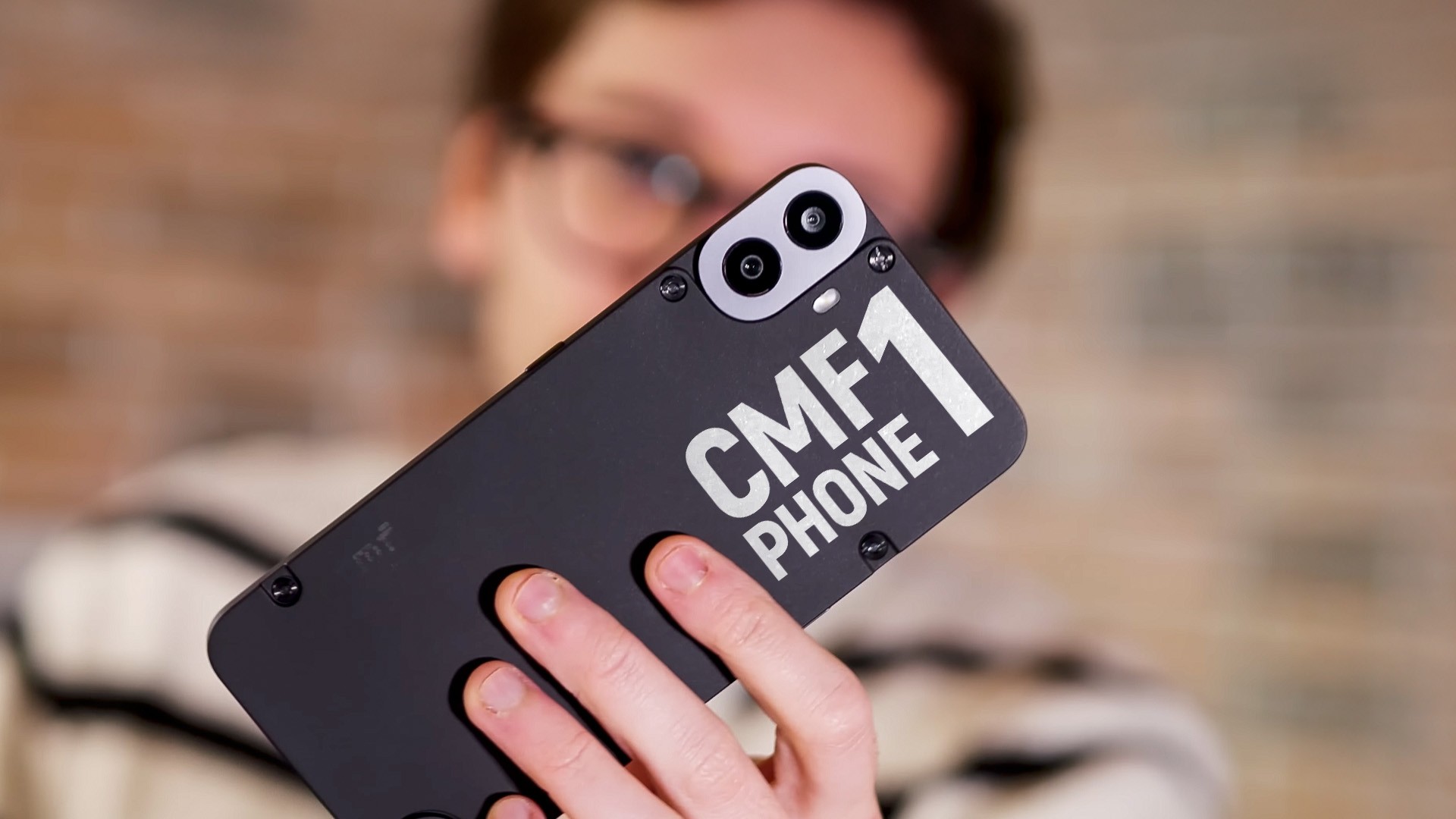 CMF Phone 1: o celular barato e modular que conquista pelo software | Vídeo Hands-On