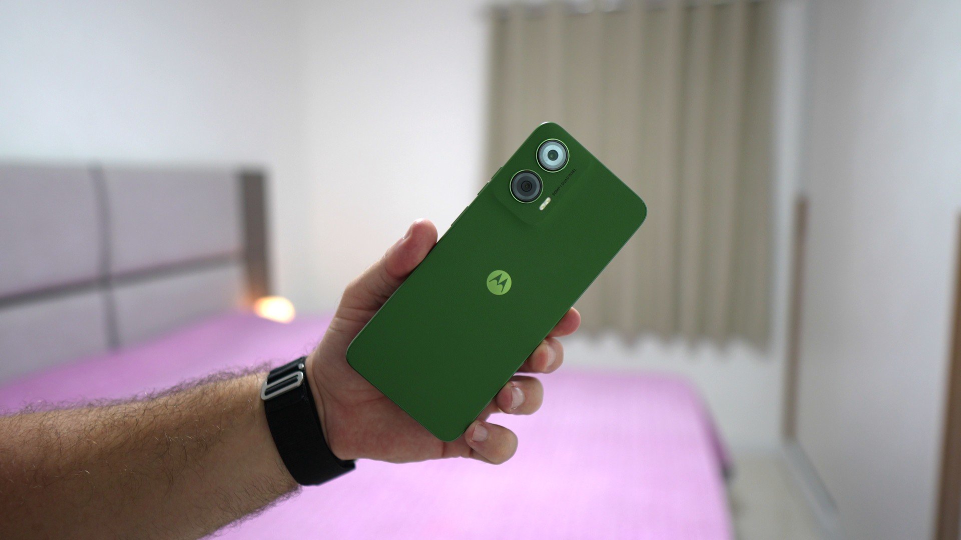 Moto G35: aproveite celular acessível da Motorola com 128 GB por menos de R$ 1.000