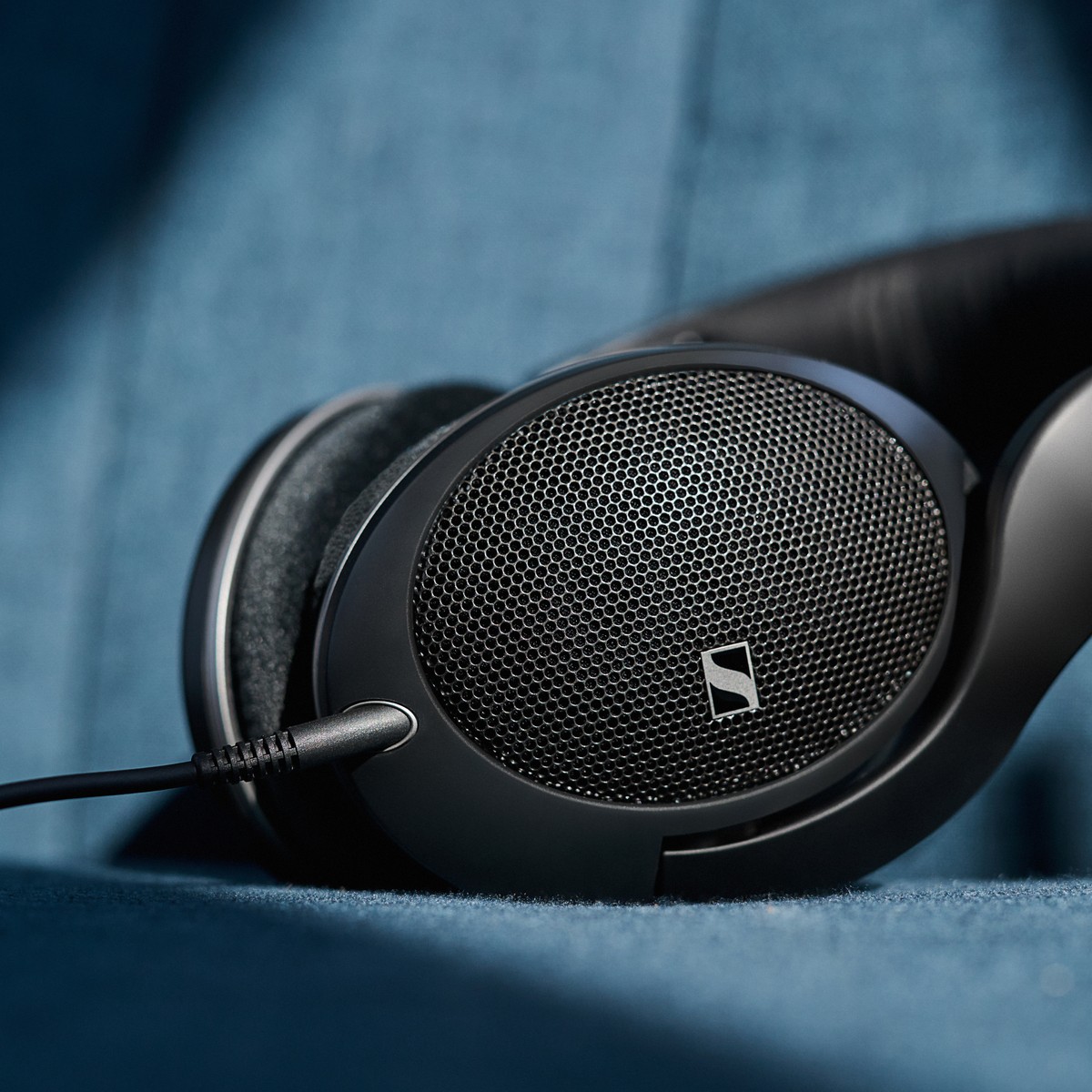【SENNHEISER】 HD550 Sennheiser anuncia HD 550 com foco em conforto e graves potentes