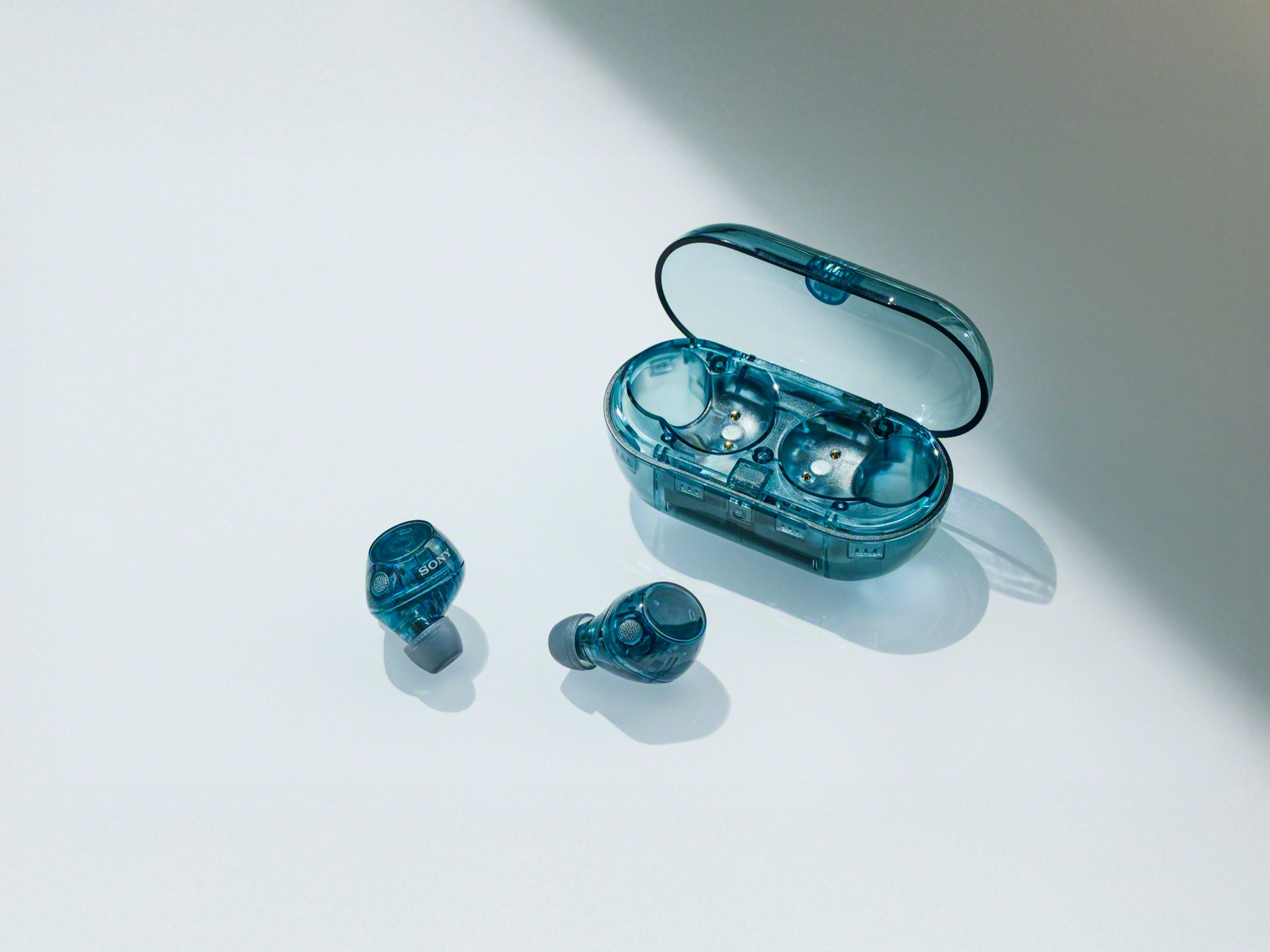 Sony lança fone de ouvido WF-C710N com ANC aprimorado e até 30h de