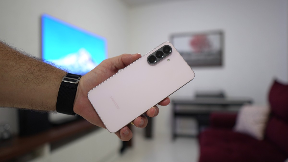 Samsung indica que Galaxy A56 terá teste público da One UI 9.0 com Android 17 em breve