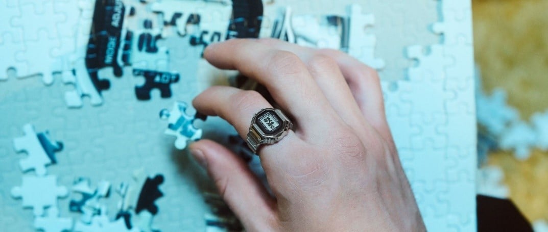 Relógio de dedo da Casio chega oficialmente ao Brasil; veja o preço