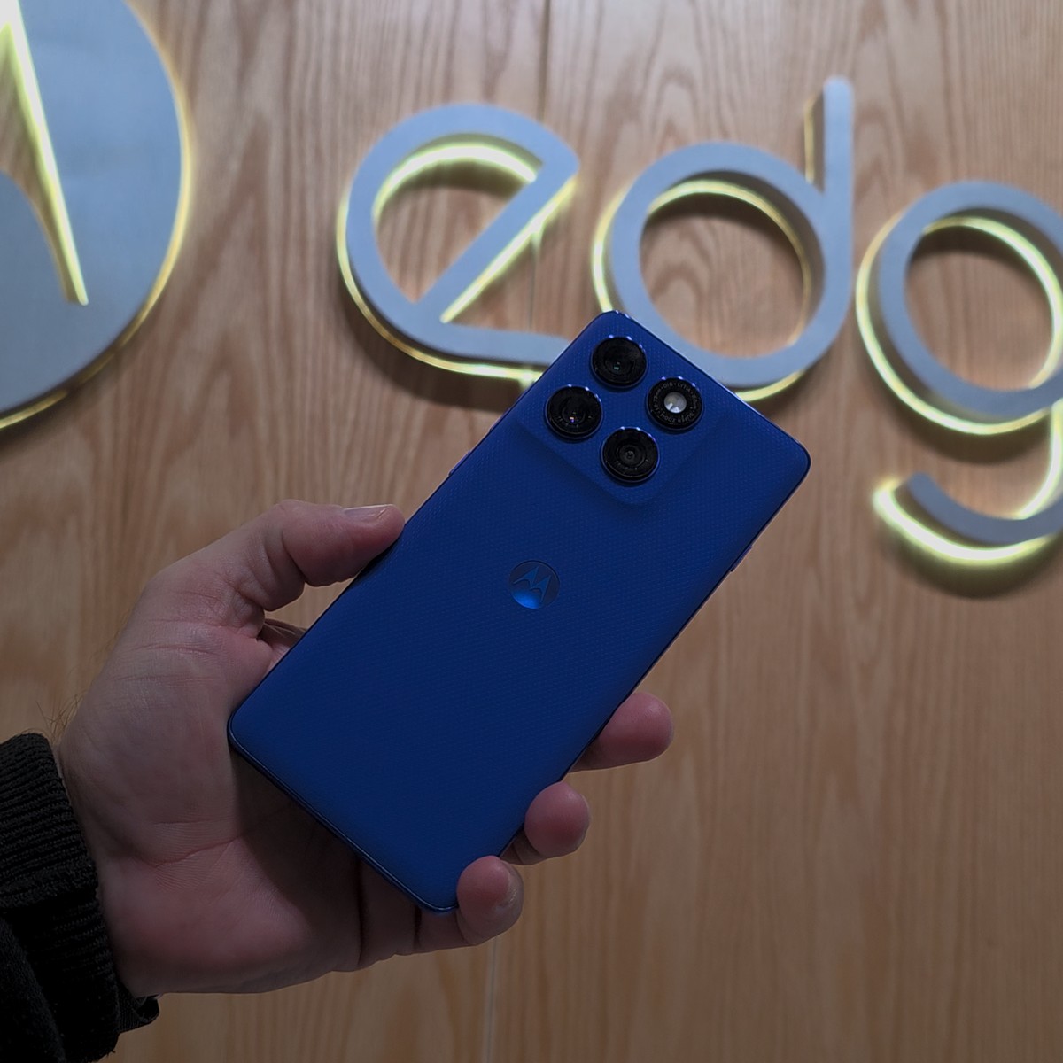 Motorola Edge 60 Pro: celular premium com 512 GB entra em oferta