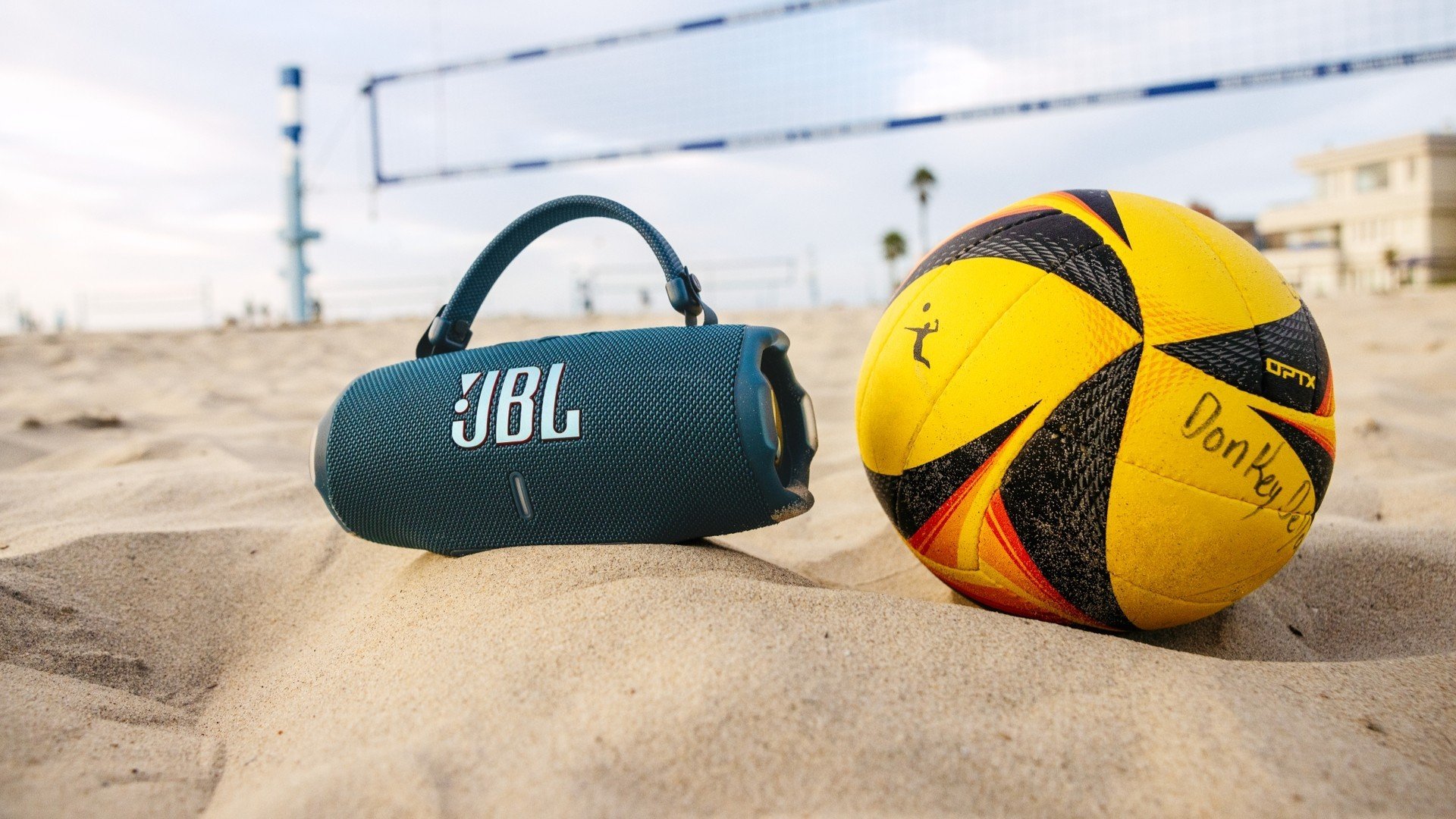 JBL Charge 6 é lançada no Brasil com construção aprimorada e até 28h de bateria