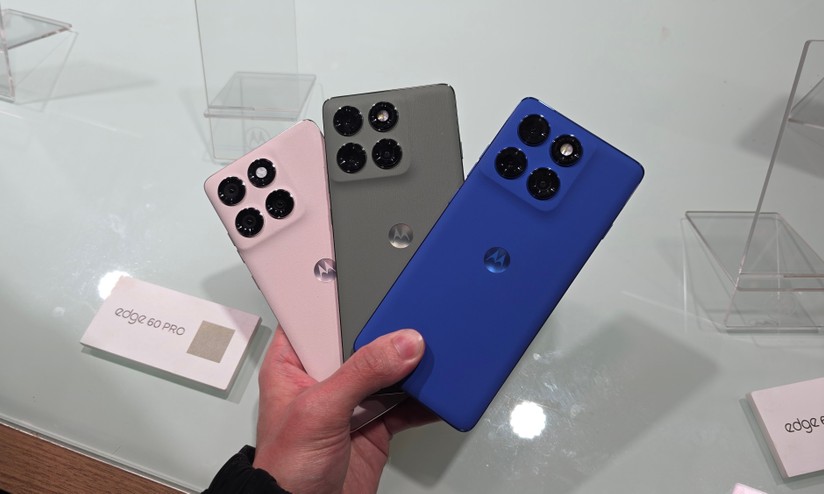 Motorola lança Edge 60 Pro e linha Razr 60 no Brasil com cores