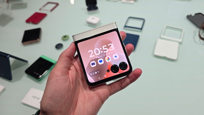Motorola Razr 60: celular dobrável aparece com menor preço histórico em oferta