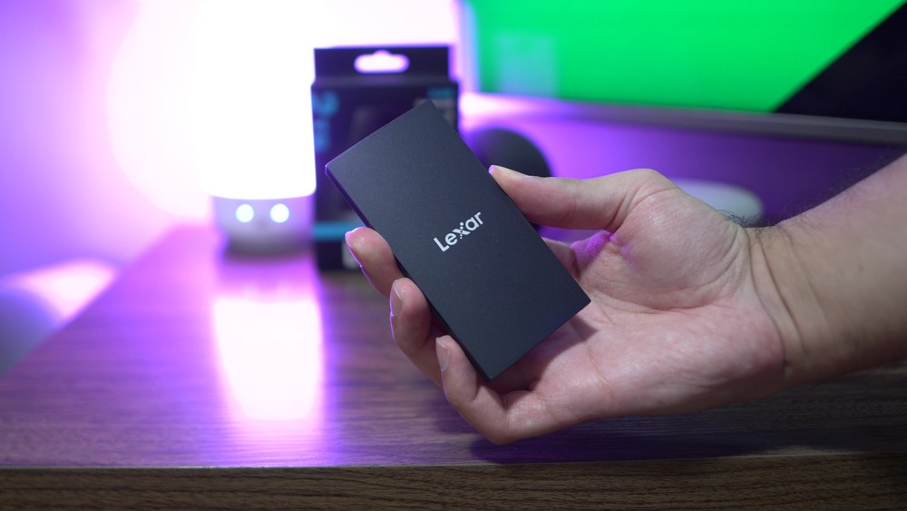 Lexar SL300: SSD externo combina velocidade, segurança e