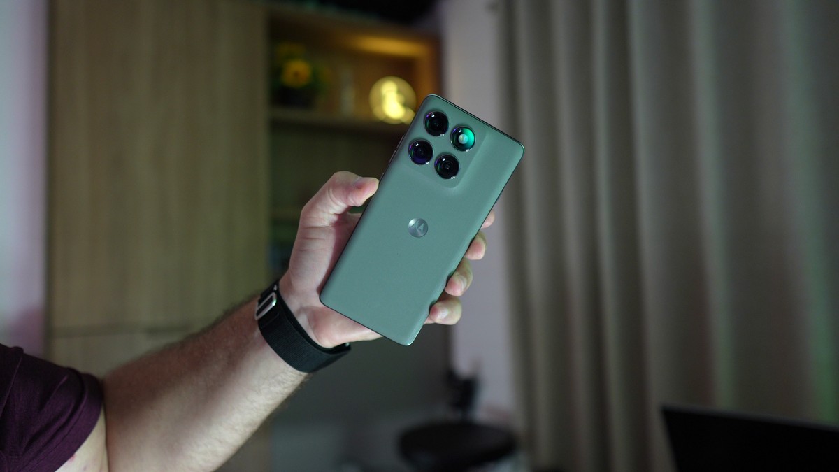Edge 60 Pro fica mais barato com tela pOLED, boa bateria e alto desempenho