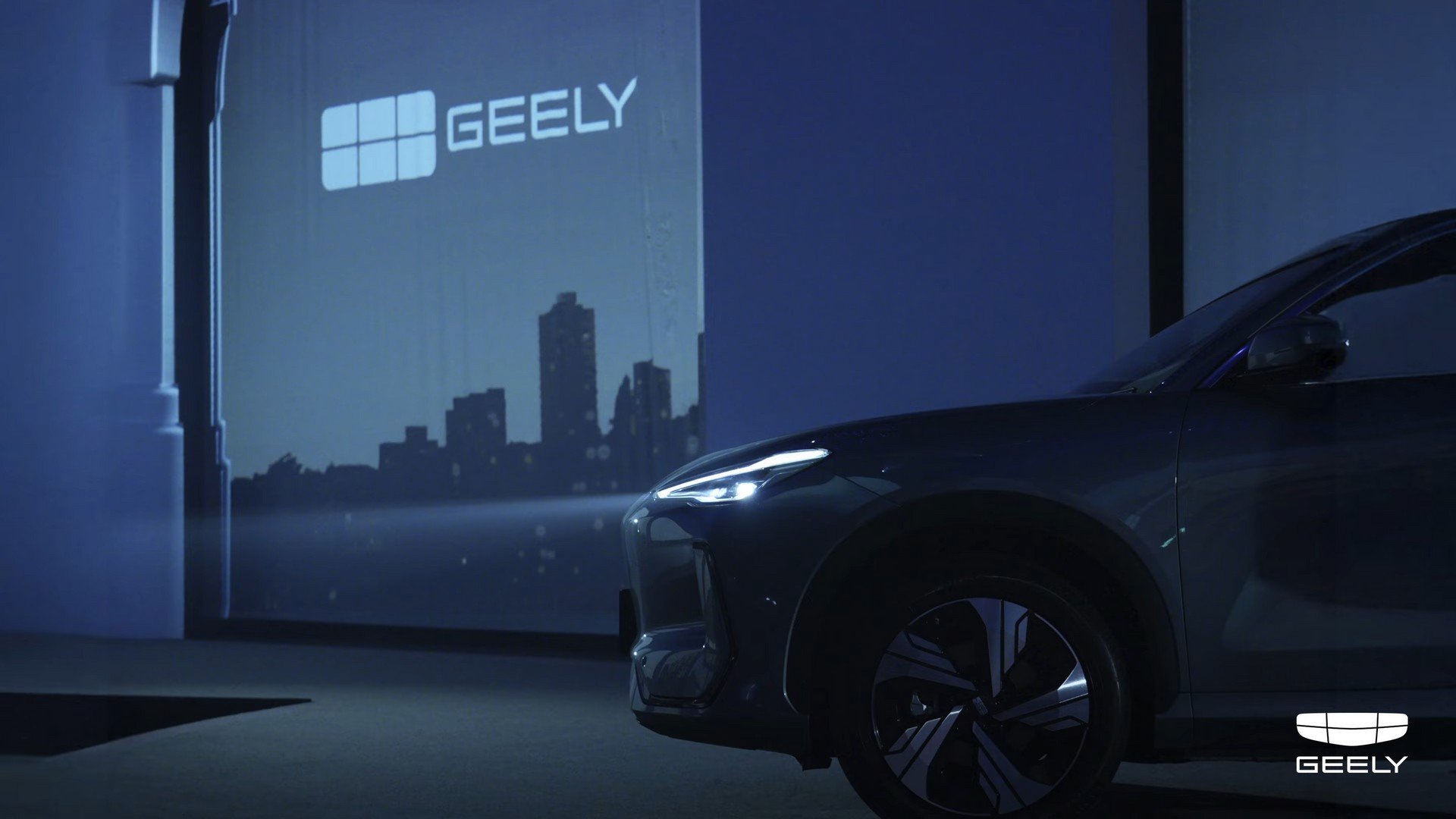 Primeiro lote do SUV Geely EX5 chega ao Brasil e suas vendas começam em breve
