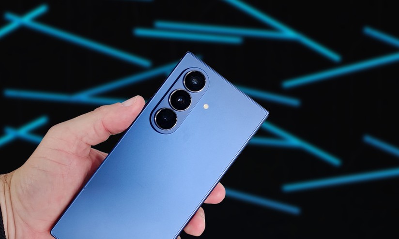 Samsung Galaxy Z Fold 7 é lançado com telas maiores, ainda mais