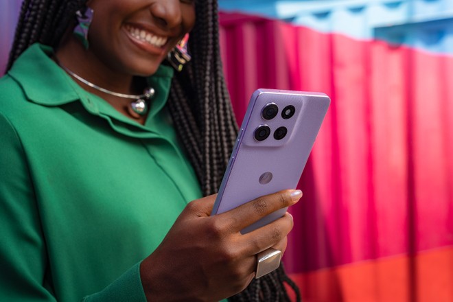 Pacote completo: celular Moto G86 e fones Moto Buds em combo imperdível com cupom