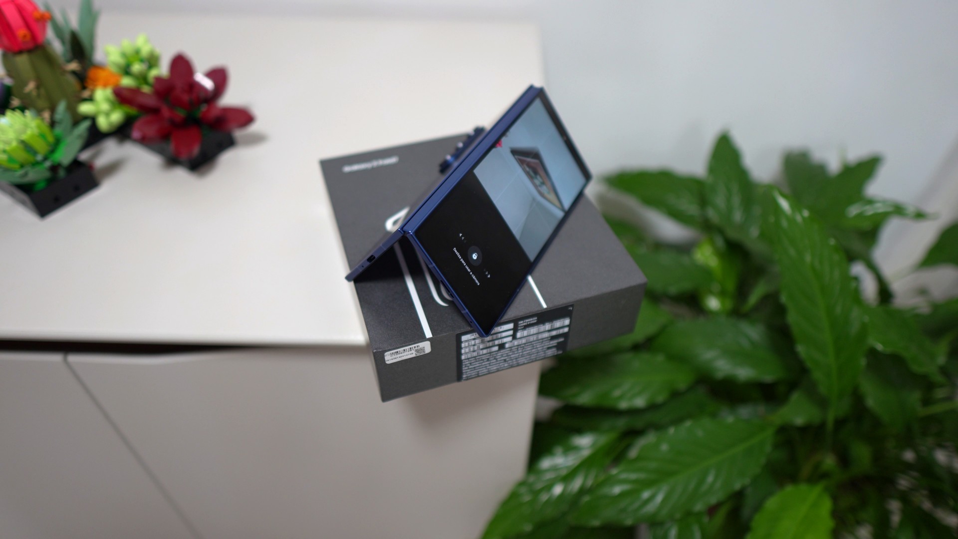 Galaxy Z Fold 7 impulsiona vendas de dobráveis da Samsung, que reduz vantagem da Huawei