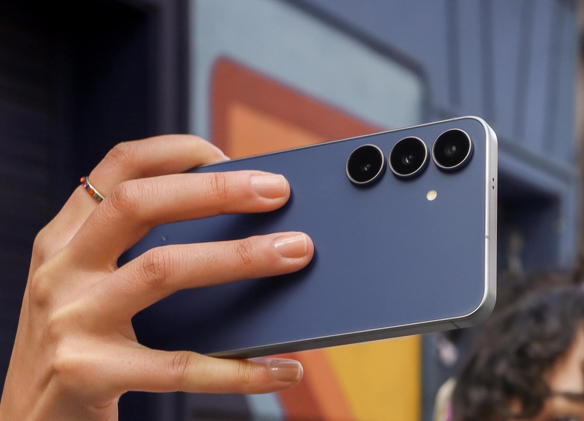 Preço despencou! Galaxy S25 FE atinge valor baixíssimo em oferta no Mercado Livre