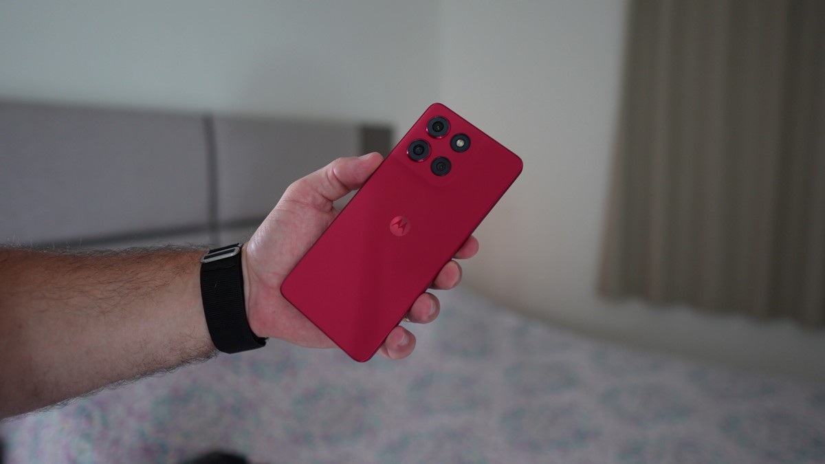 Moto G86 + Moto Buds: combo Motorola entra em promoção com celular e fone de ouvido
