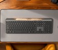Logitech K980 é novo teclado com recarga via luz artificial e até 4 meses de autonomia