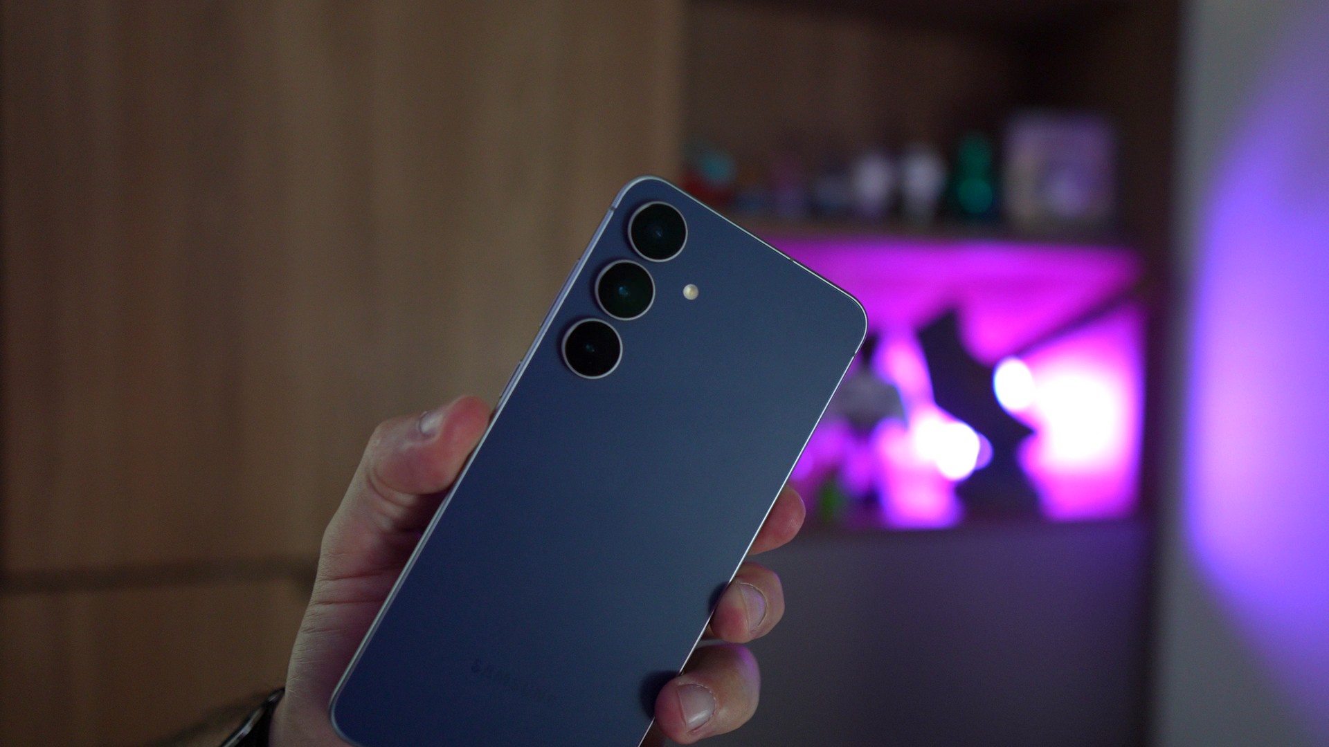 ZTE lança Nubia Z18 mini com Snapdragon 660 e inteligência