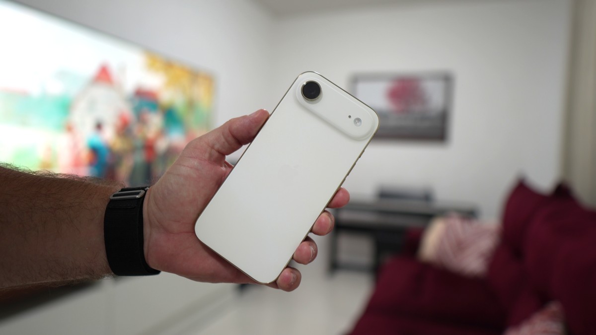 Apple iPhone Air mais barato! Celular ultrafino baixa de preço com 1 TB de espaço