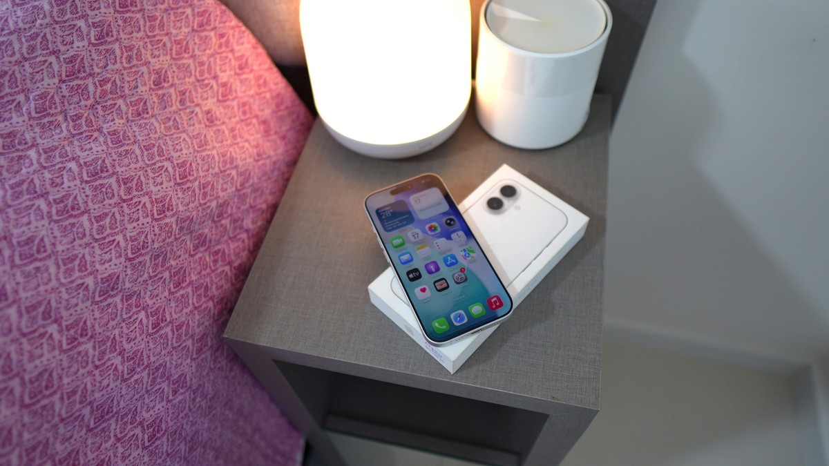 iPhone 17 com desconto! Celular compacto Apple vira melhor opção com iOS nesta oferta