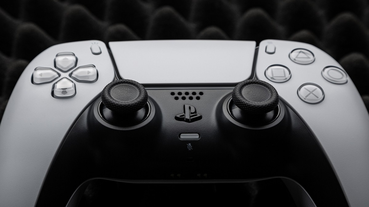 PlayStation 6: Sony quer remover o maior problema do DualSense no novo controle