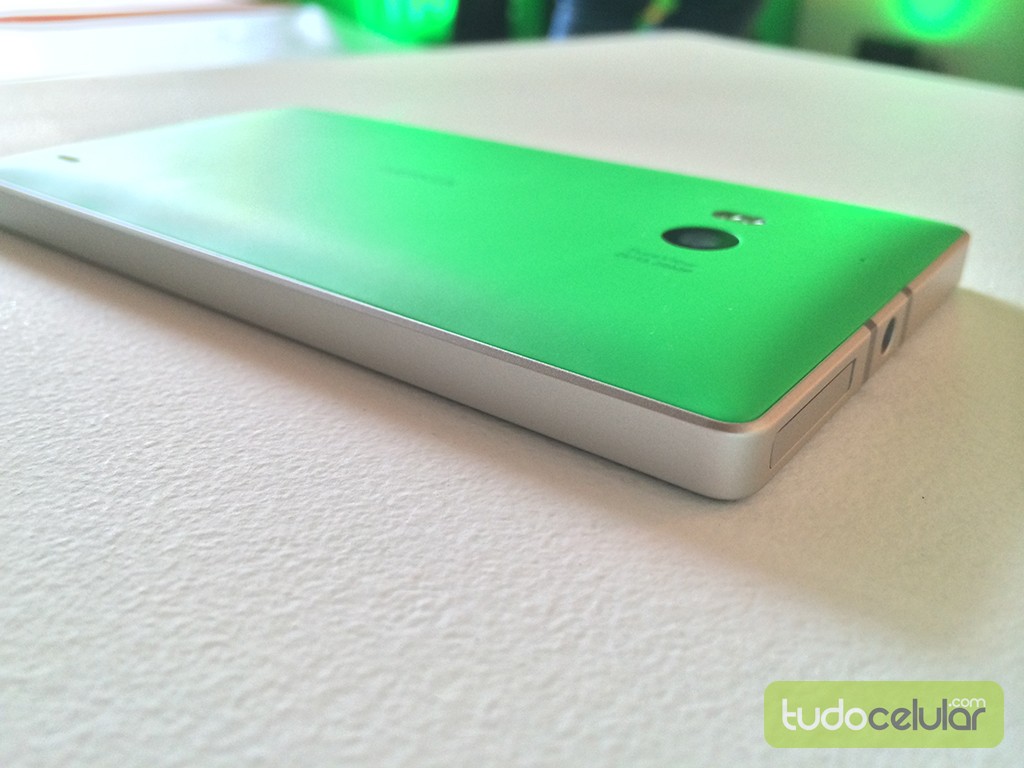 Lumia 930 chega ao Brasil por R$ 1,9 mil