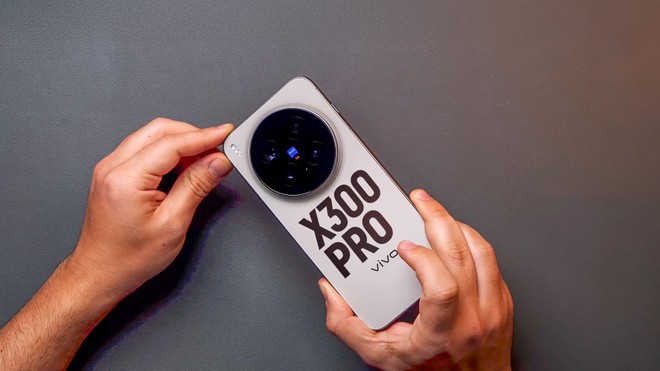Vivo X300 Pro com câmera Zeiss de 200 MP é top que JOVI pode vender no BR? | Vídeo Hands-On