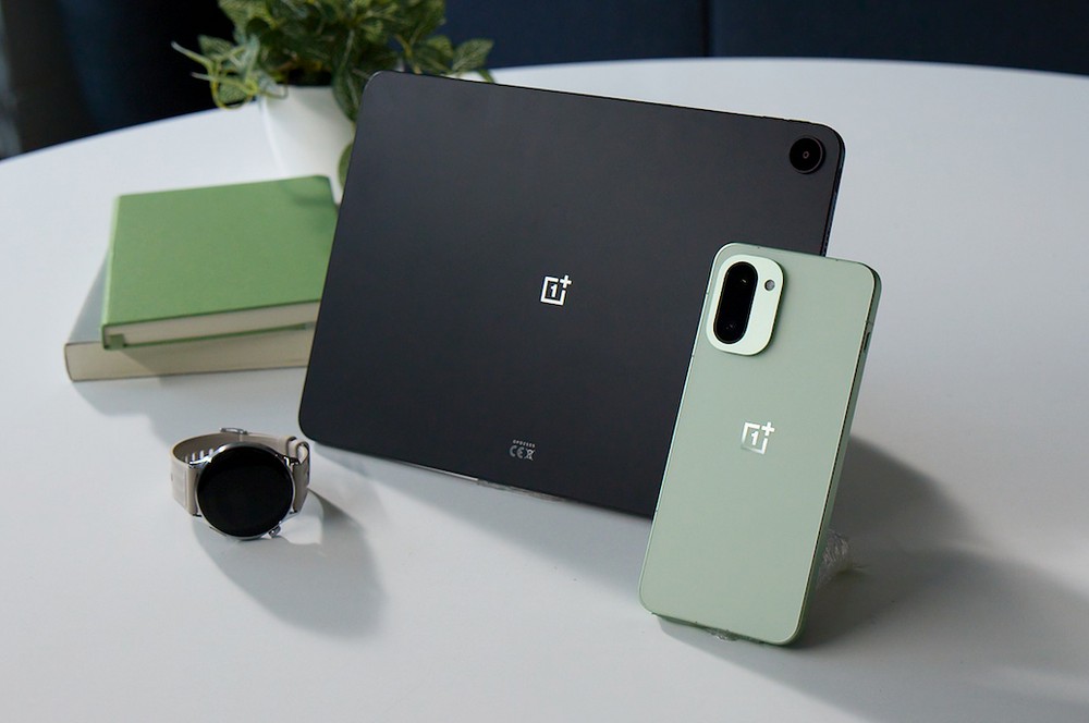 OnePlus 15R é lançado globalmente com Snapdragon 8, IP69K e