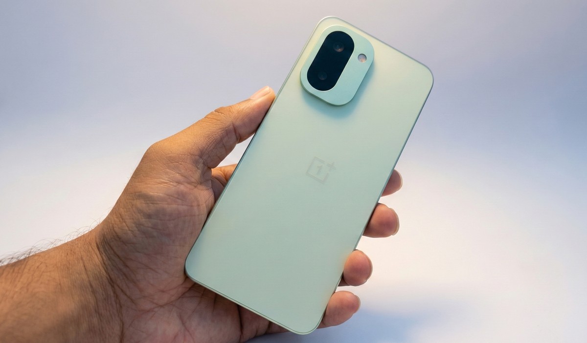 OnePlus 16R vaza com bateria gigante e pode ser lançado globalmente sob marca Realme