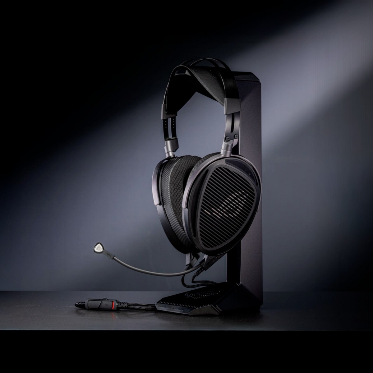 K*）様 ASUS ROG Kithara ASUS lança headset ROG Kithara com a HIFIMAN e 1º fone gamer