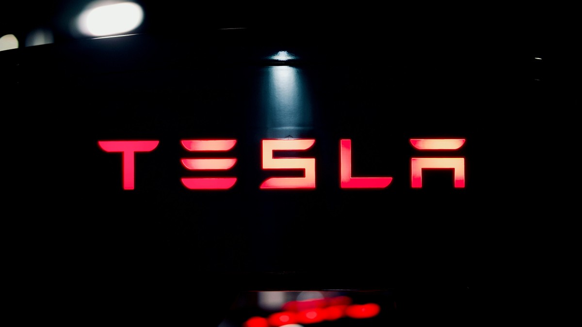Entenda os motivos técnicos que levaram o governo francês a barrar o Full Self-Driving da Tesla