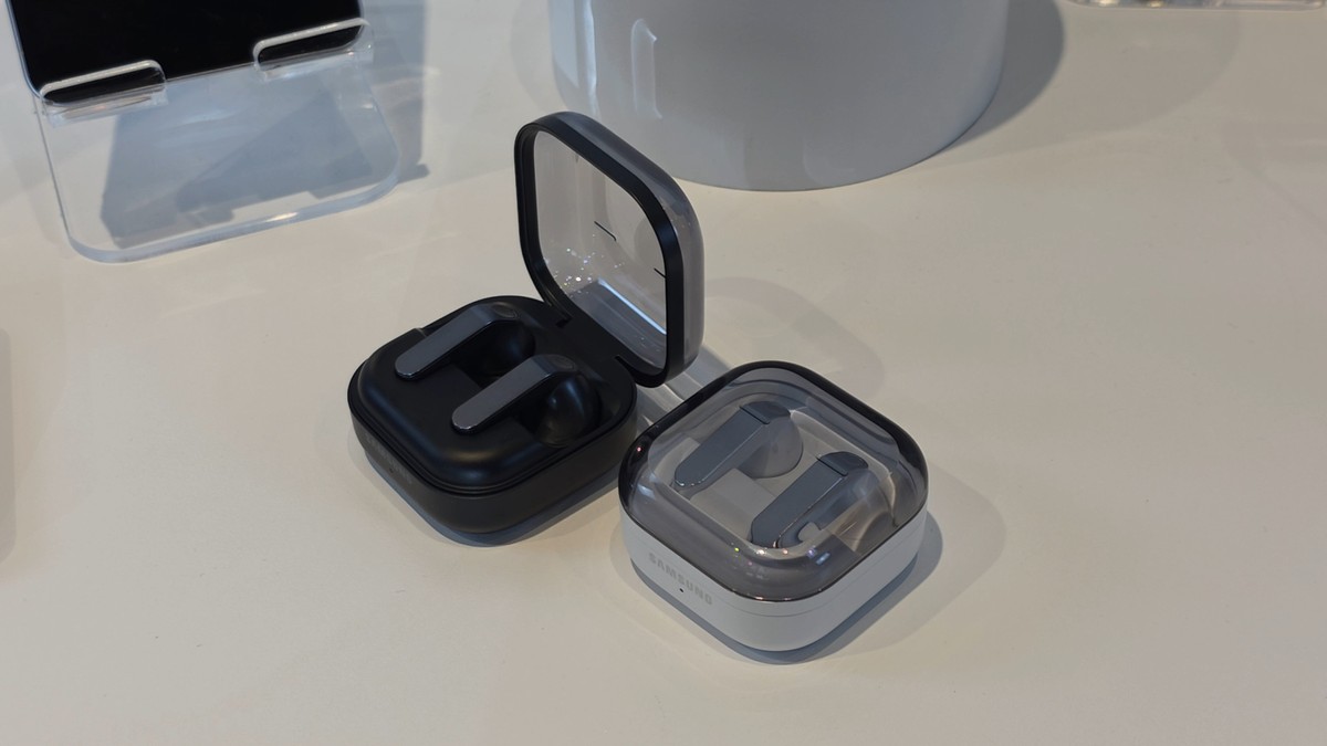 Galaxy Buds 4 em oferta! Fone Samsung que não entra no canal auditivo fica mais barato