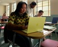  Apple dobra produ??o do MacBook Neo barato