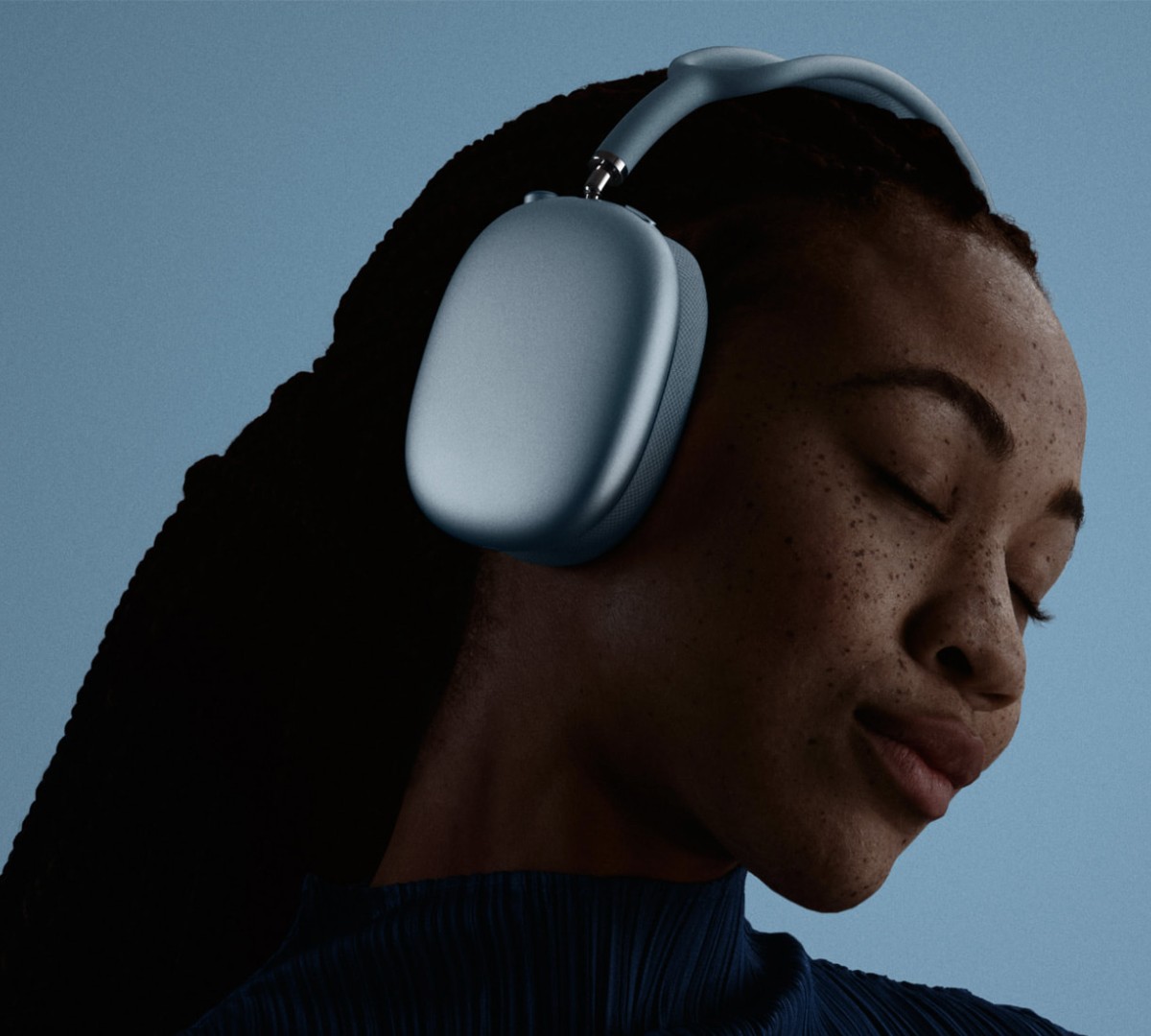 Apple anuncia AirPods Max 2 com ANC adaptável inteligente, chip H2