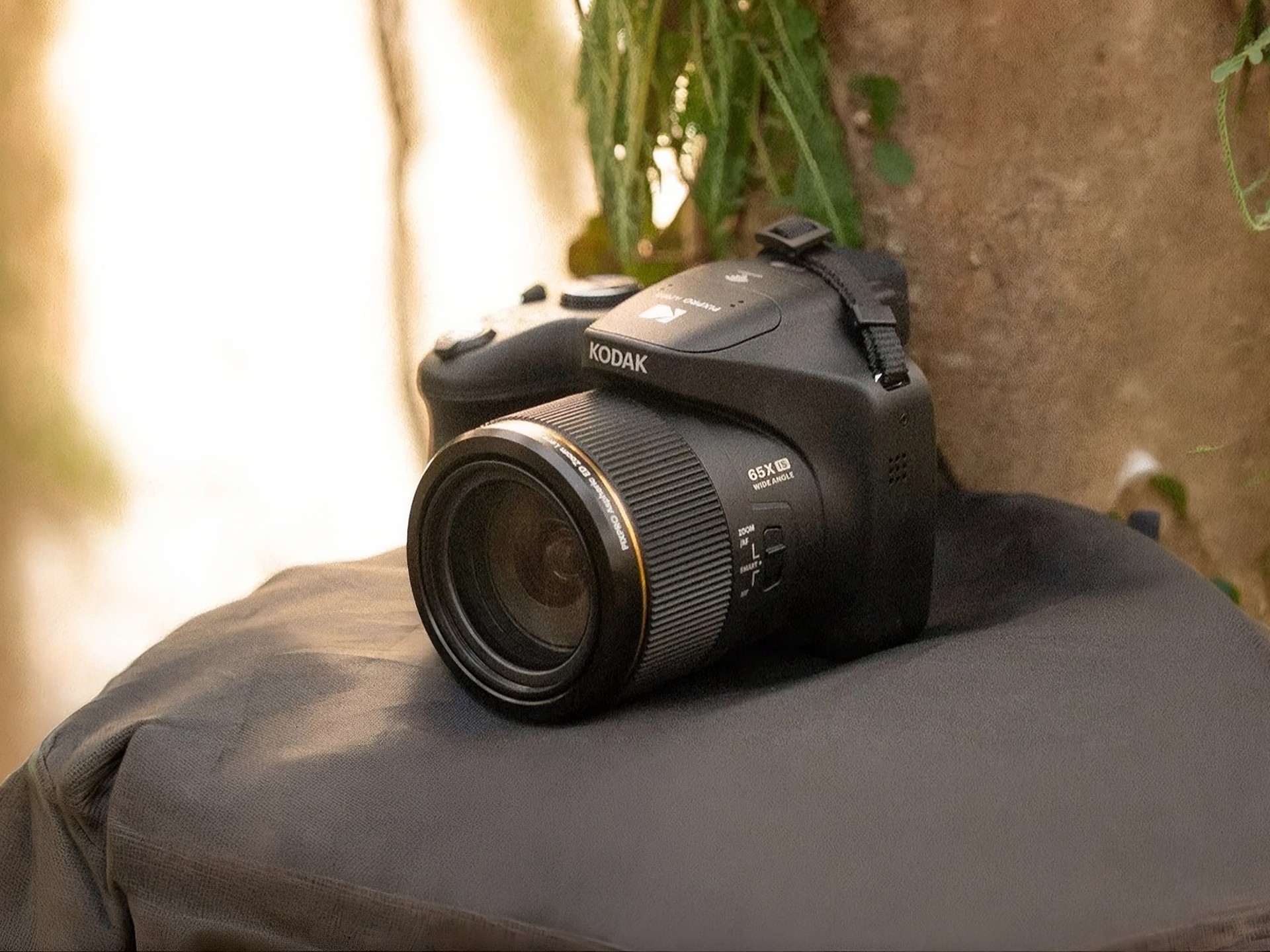 Kodak PixPro AZ653 é nova câmera bridge com zoom óptico robusto de