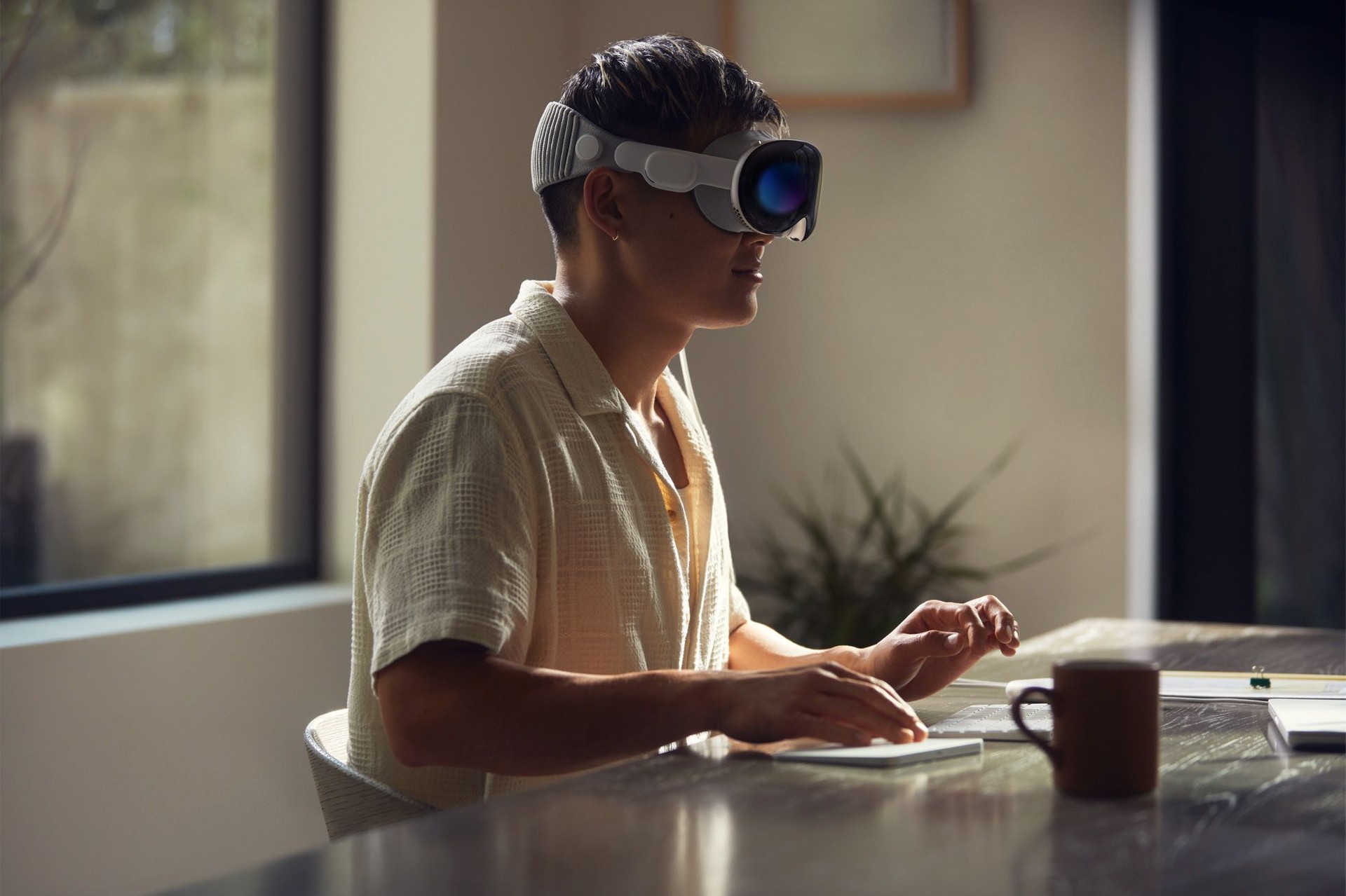 Apple encerra silenciosamente as vendas do estojo do Vision Pro em diversos países