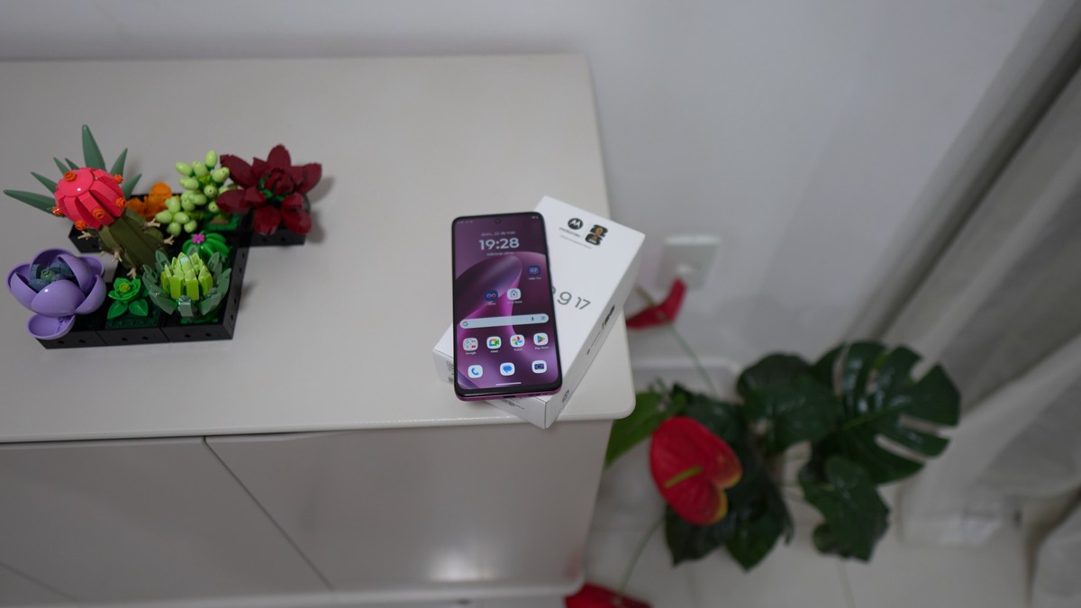 Motorola Moto G17 entrega 256 GB, boa resistência e preço baixo nesta oferta