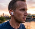 Strava at? no fone: app agora funciona com fun??o fitness dos AirPods Pro 3