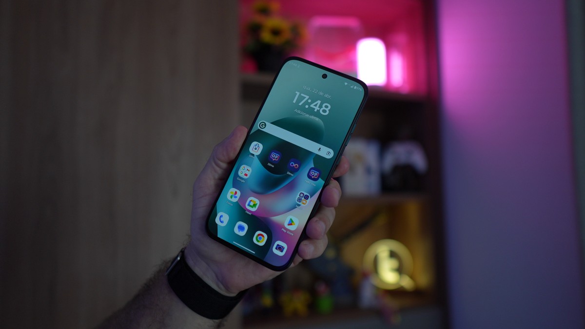 Moto G77 despenca de preço! Celular com resistência militar vira melhor custo-benefício da Motorola