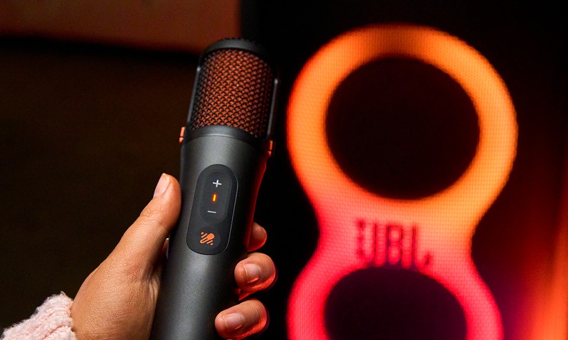 JBL lança microfone Easysing Mics com super bateria e foco na