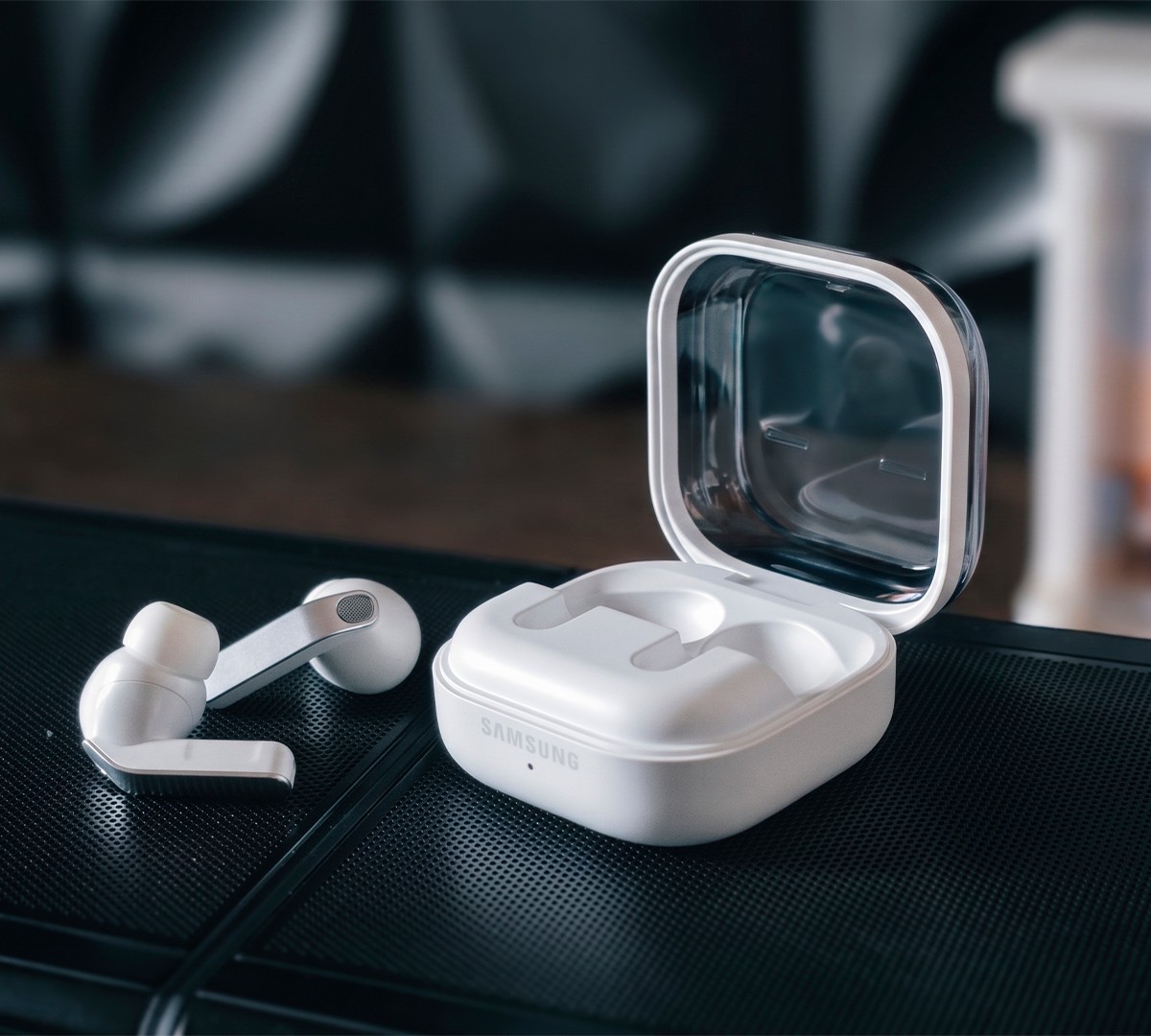 Samsung Galaxy Buds 4 Pro: resposta ao AirPods Pro tem som Hi-Fi e