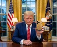 Caviar lan?a iPhone 17 Pro Max em ouro 24k inspirado em Donald Trump