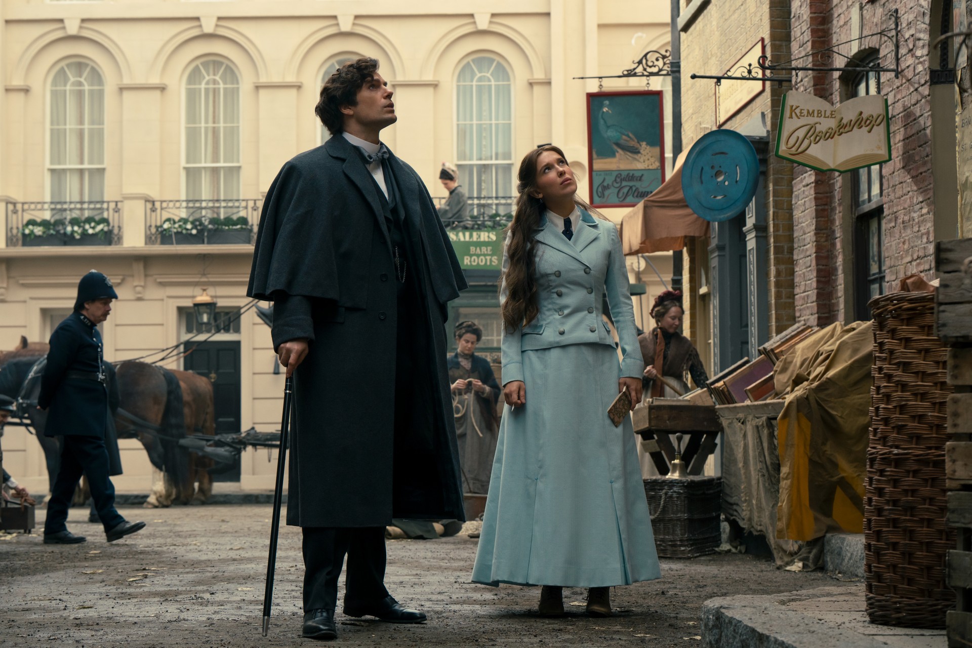 Enola Holmes 3: Netflix libera primeira prévia do novo filme da detetive