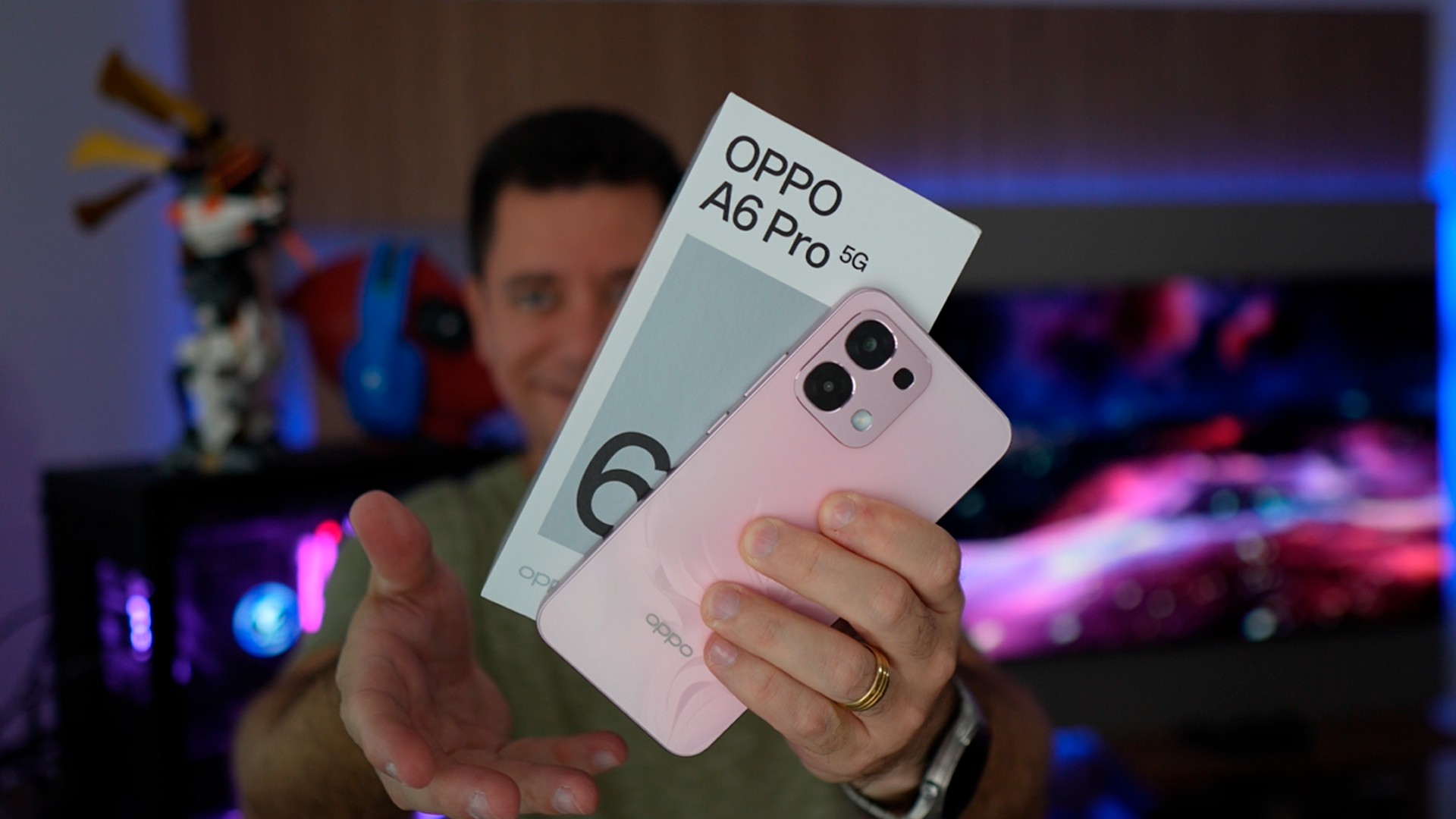 OPPO A6 Pro: bateria gigante e resistência IP69 compensam câmeras simples? | Análise / Review