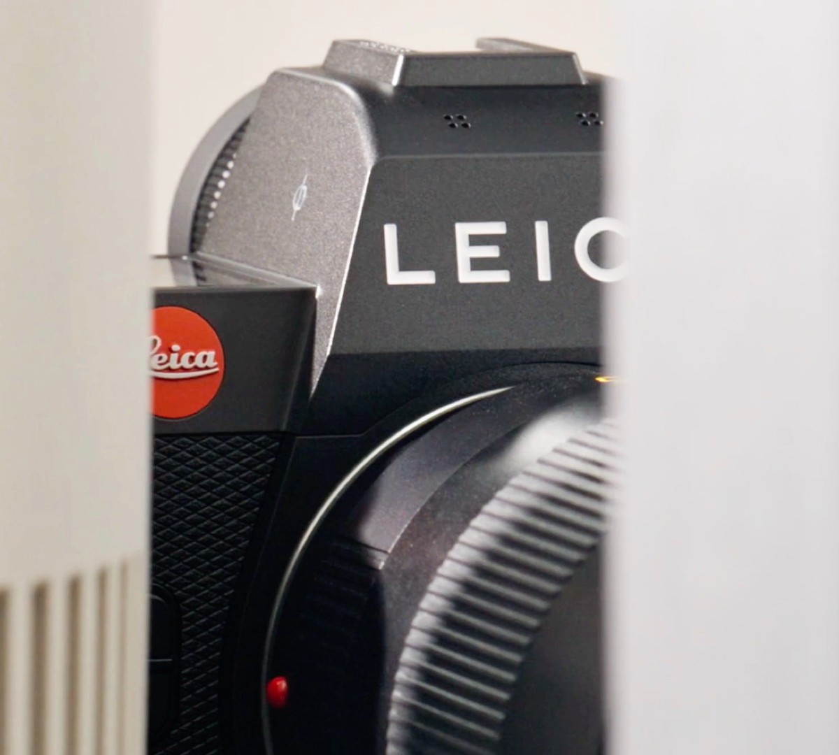 Vaza nova câmera barata da Leica com sensor full-frame de 44 MP e